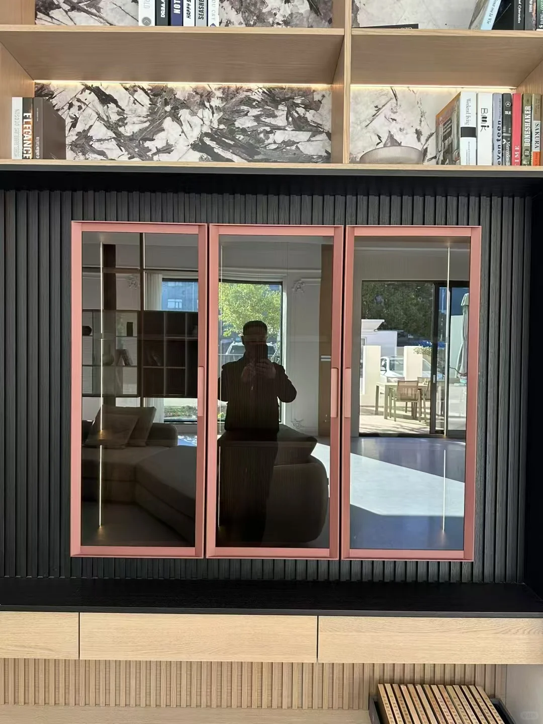 高定后烤漆玻璃门