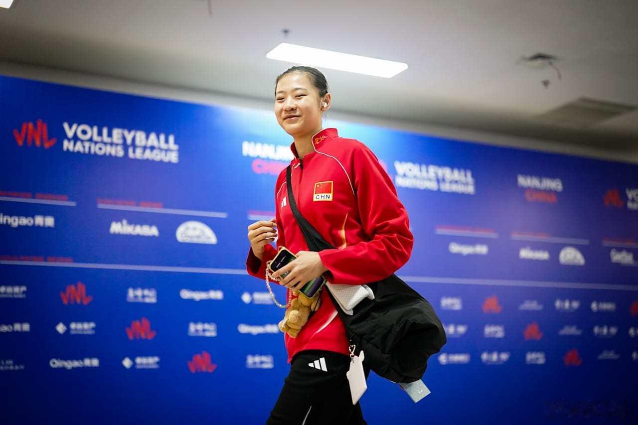 中国女排3比1波兰女排2026年世界女排联赛VNL第一周王奥芊46分， 63扣4