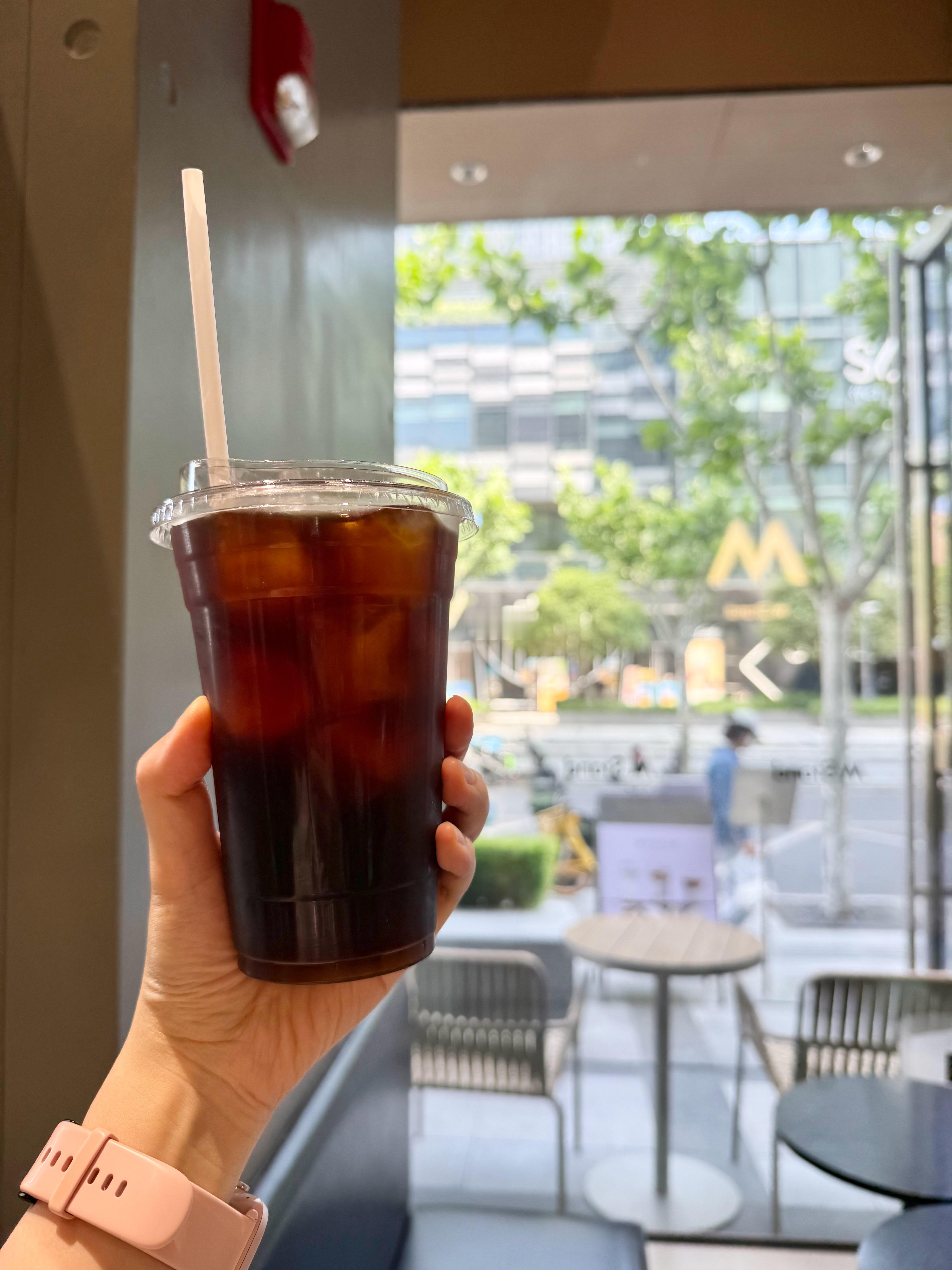 早咖☕️｜M Stand甜瓜风味冷萃🍈🧊真是好大一杯！这款中烘的水洗豆，喝起