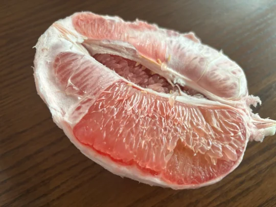 糖前吃红心柚，升糖好快，降得也好快