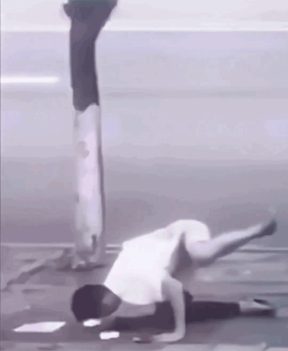 分享今日笑料，希望大家在忙碌的生活中放松一下心情。[笑][玫瑰][玫瑰][玫瑰]