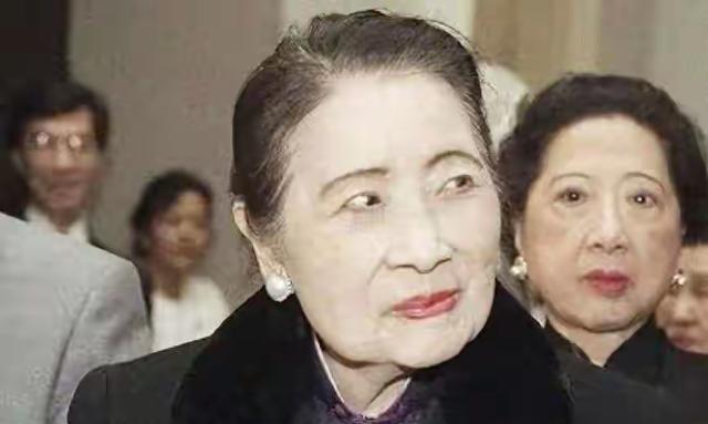 美国本身就是一个超级杀猪盘，一群强盗开的黑店。

上世纪中期，宋美龄在纽约的豪宅