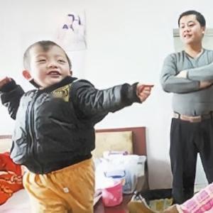 2008年，广西一女子因为怀孕成了植物人，为了救她，丈夫忍痛选择放弃孩子，没想到