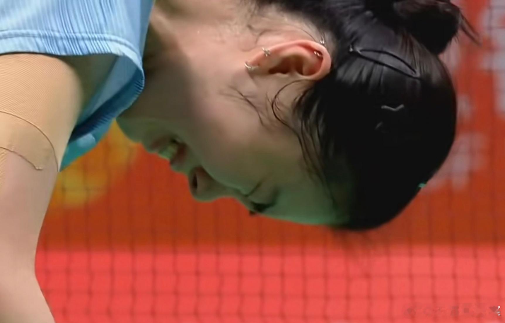 高昉洁决胜局13-12领先后，连输9分，以1-2负于山口茜，无缘亚锦赛女单四强。