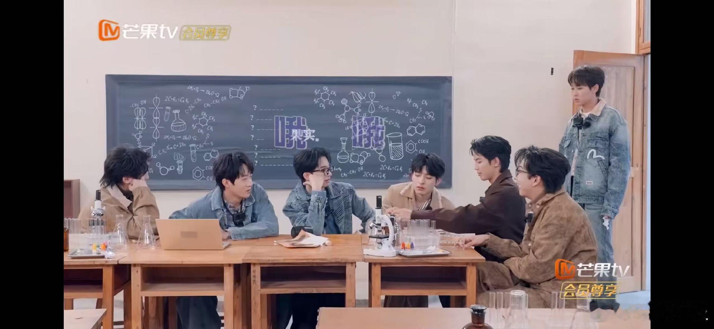 周峻纬对单词简直手拿把掐    名侦探学院绝境农场 周峻纬的单词记忆能力，简直就