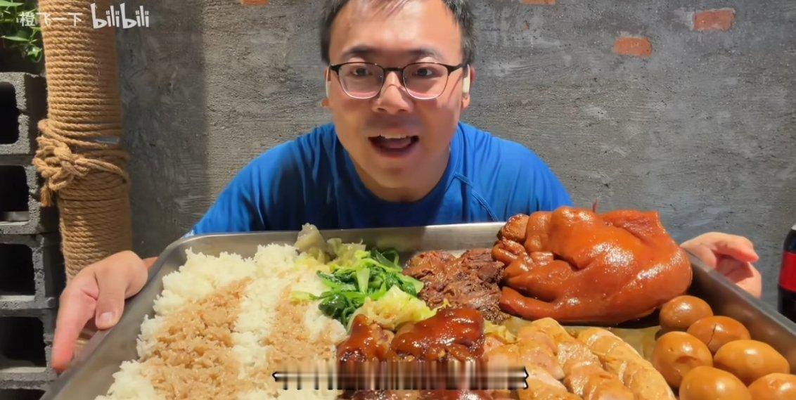 吃播已成吃人的流量赛道就这么说吧，我个人最喜欢的吃播叫“橙飞一下”，人家一顿吃这