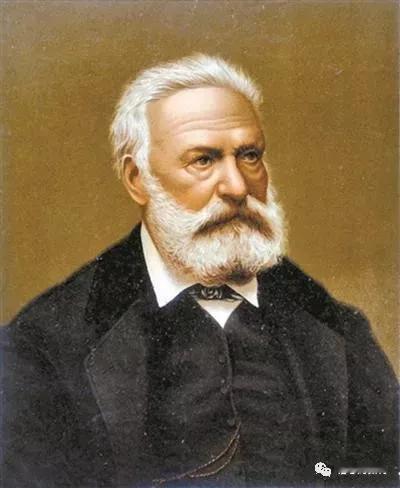 法国 parliament 刚全票通过了个法案，要把当年抢的文物还给人家。议员当