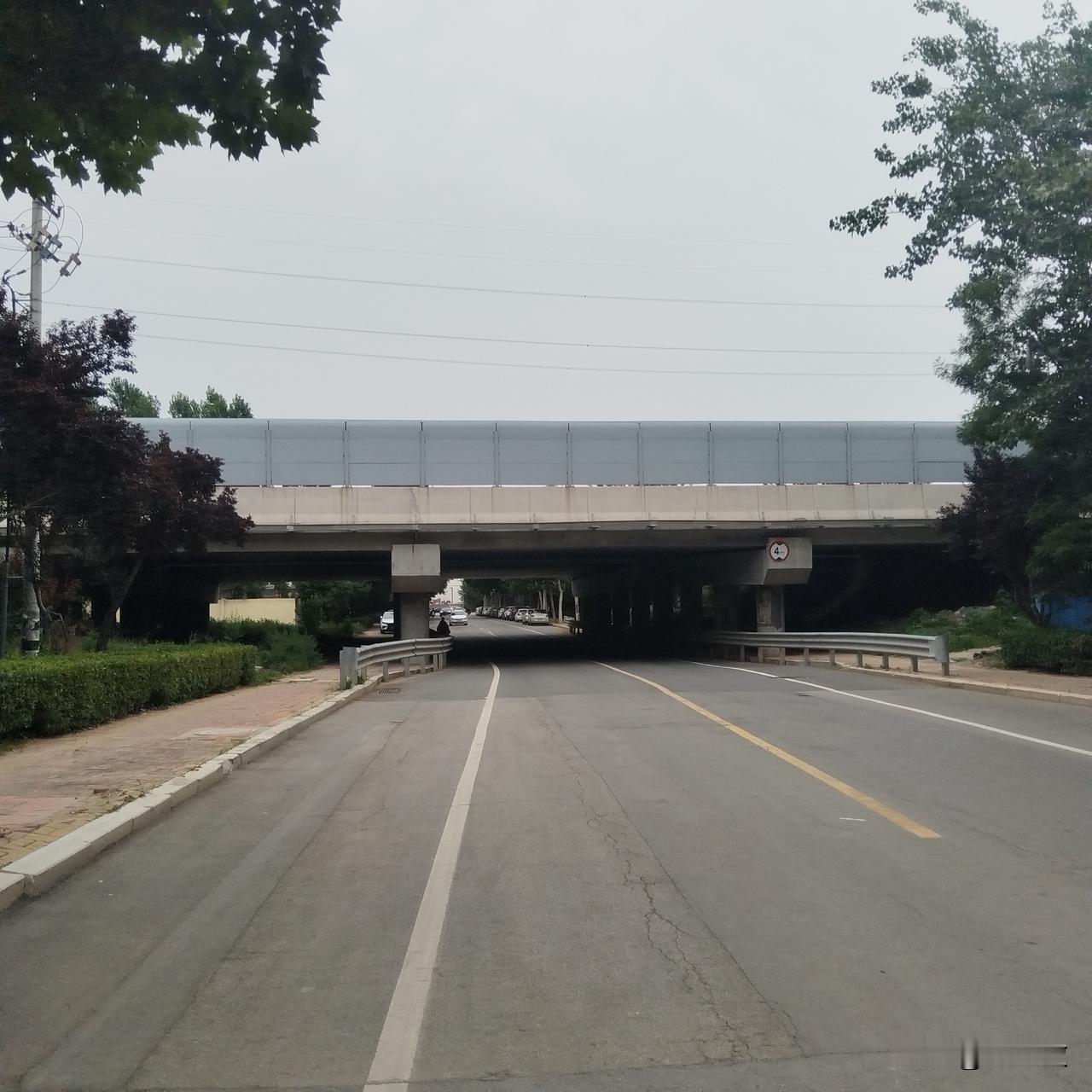 铁路、高速涵洞梗阻：德州城建的双重困境
        作为重要的铁路枢纽城市，