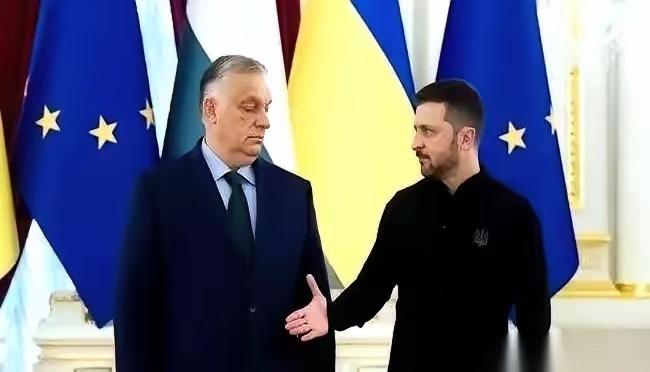 泽连斯基和欧尔班，彻底撕破脸了。

两人在欧洲会议上公开对骂，一点面子都不留，现