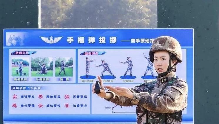 薛云丽莎，女，汉族，江苏如皋人，2013年加入中国共产党，2015年9月入伍，本