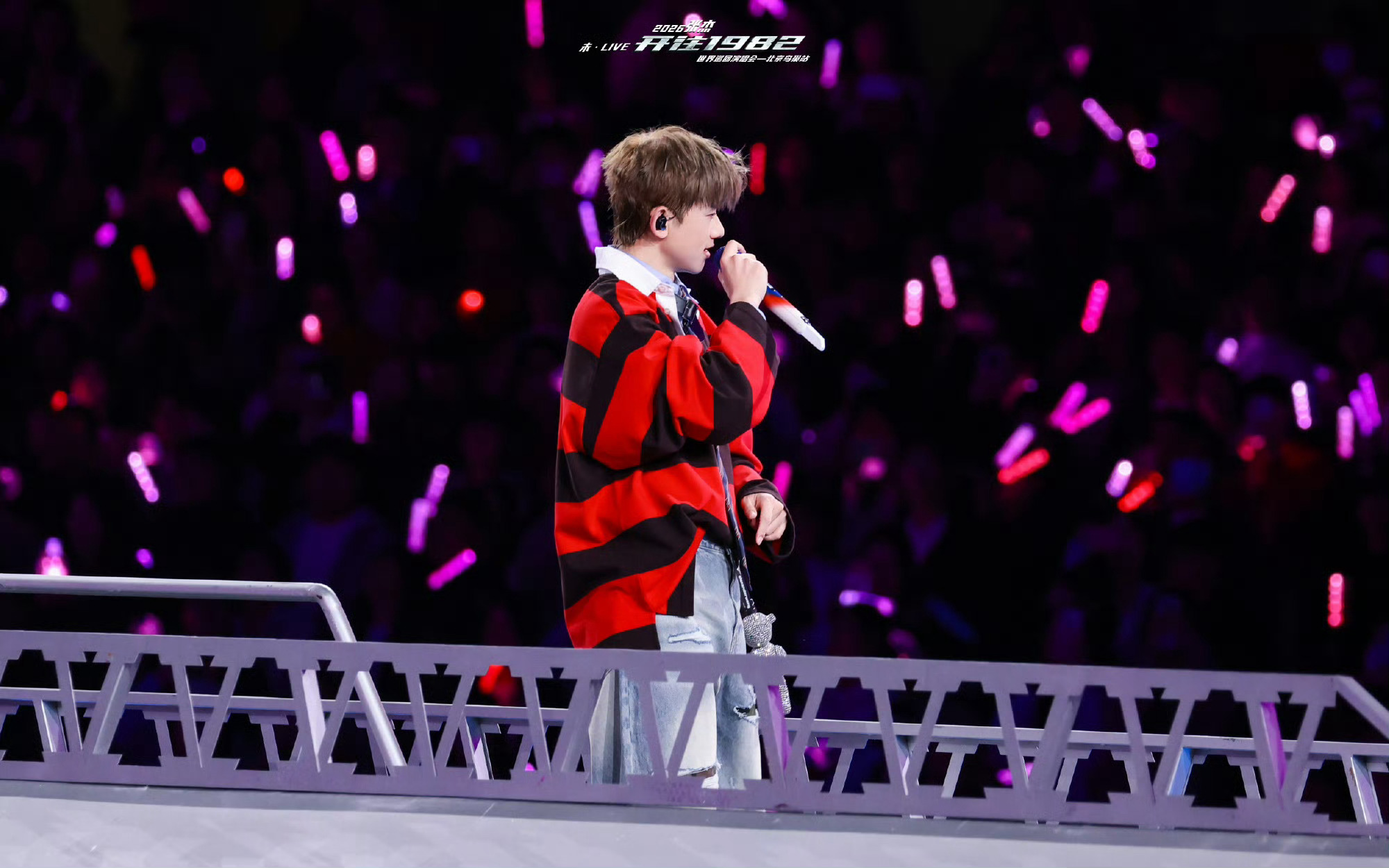 张杰把火车开进鸟巢了 张杰开着火车出场唱《驭风歌》情歌串烧绕圈一场太帅了