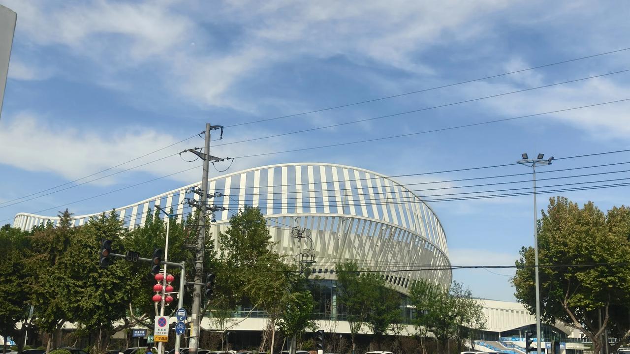 现在石家庄的天是真不错[赞]这是社会各界一起努力的结果，是广大企业无私奉献的成果