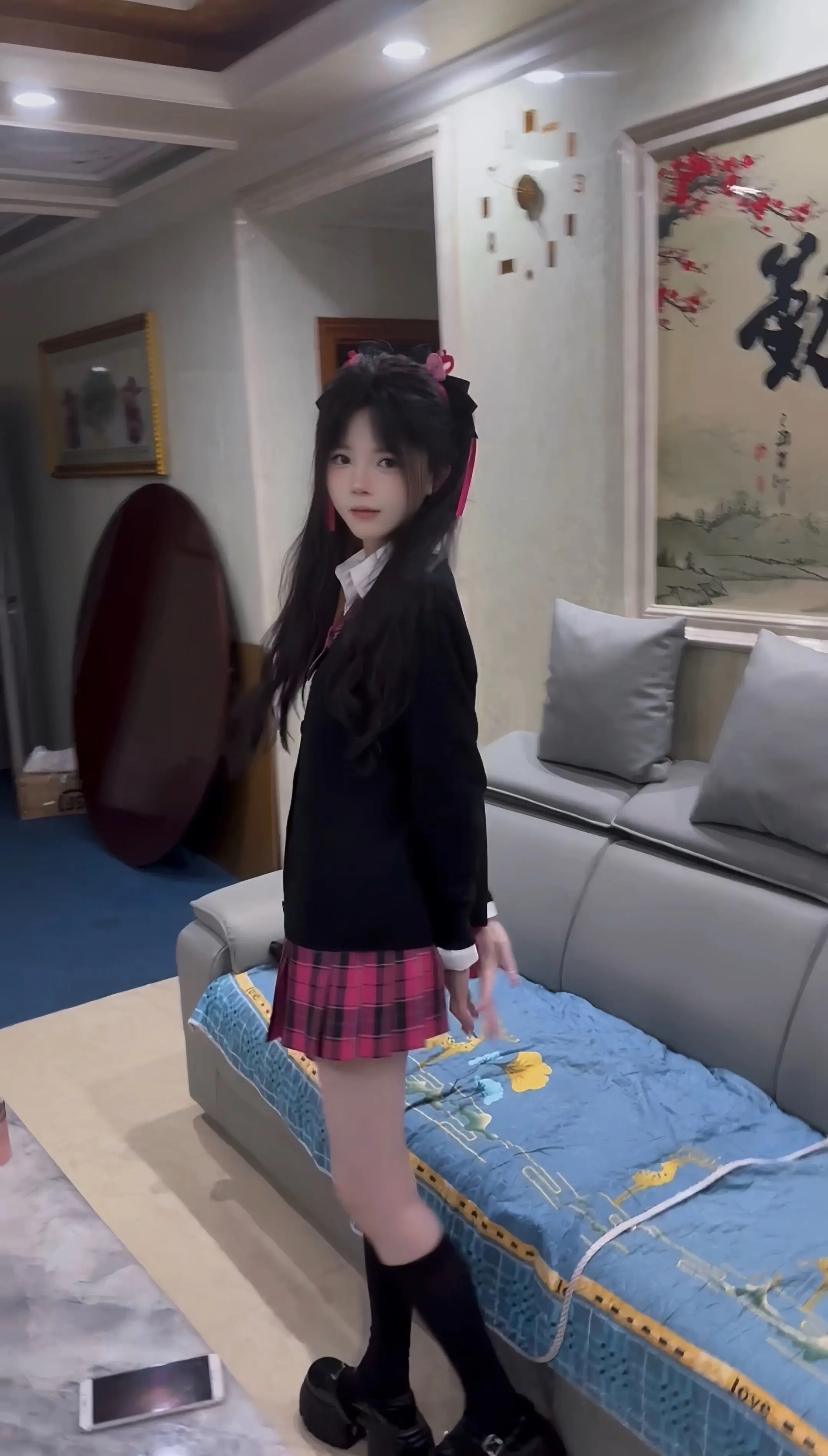 只需要和同样珍惜你的人联系就好了。