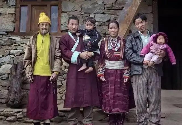 关于藏族的一妻多夫制，没有真正去了解的话，可能大多数人认为，是属于那种多夫一妻的