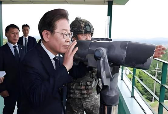 李在明召集高级将领，宣布韩国将从美国手中，收回战时作战指挥权
3月27日，李在明