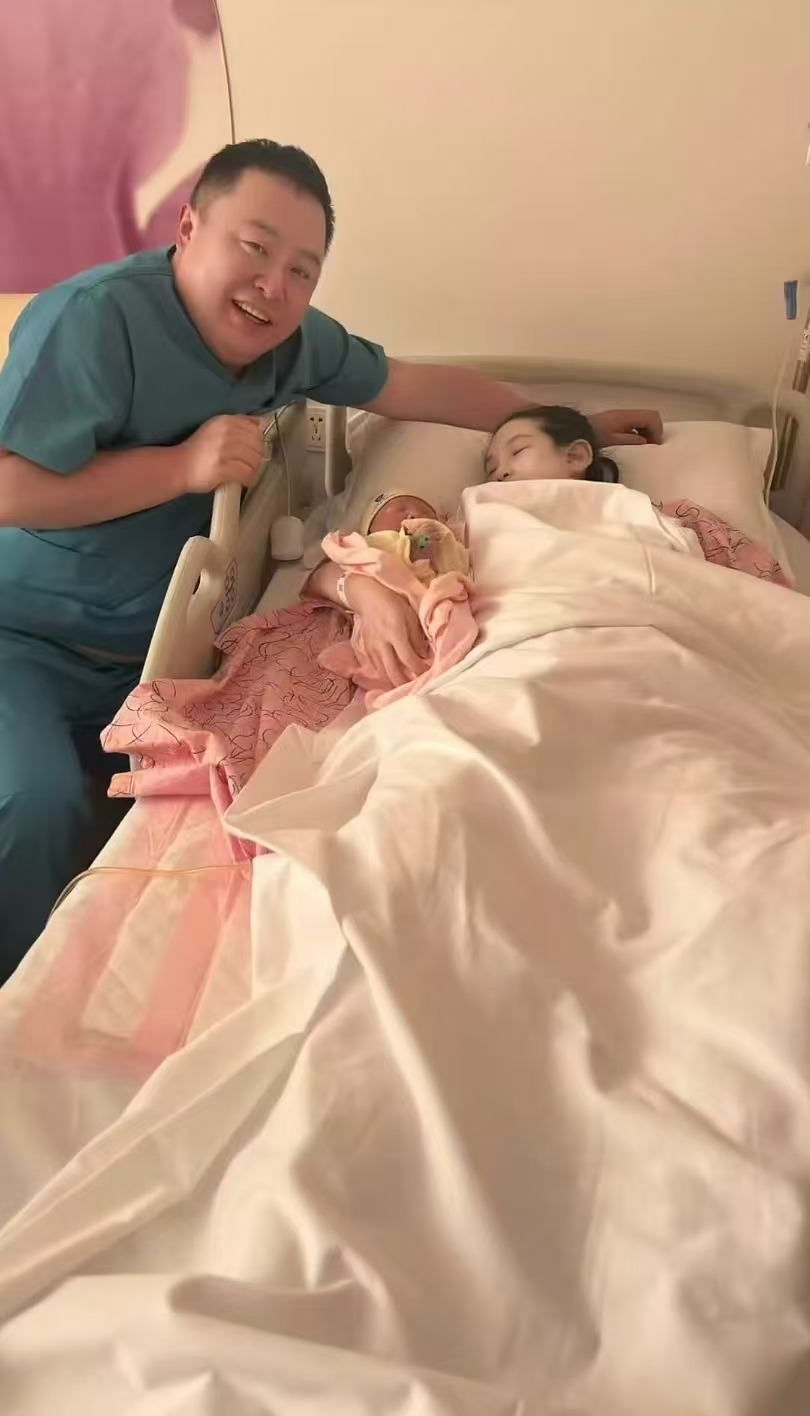 阎鹤祥成了奶爸们的互联网嘴替 阎鹤祥在大理分享的新手奶爸日常，太真实了！曾经的“