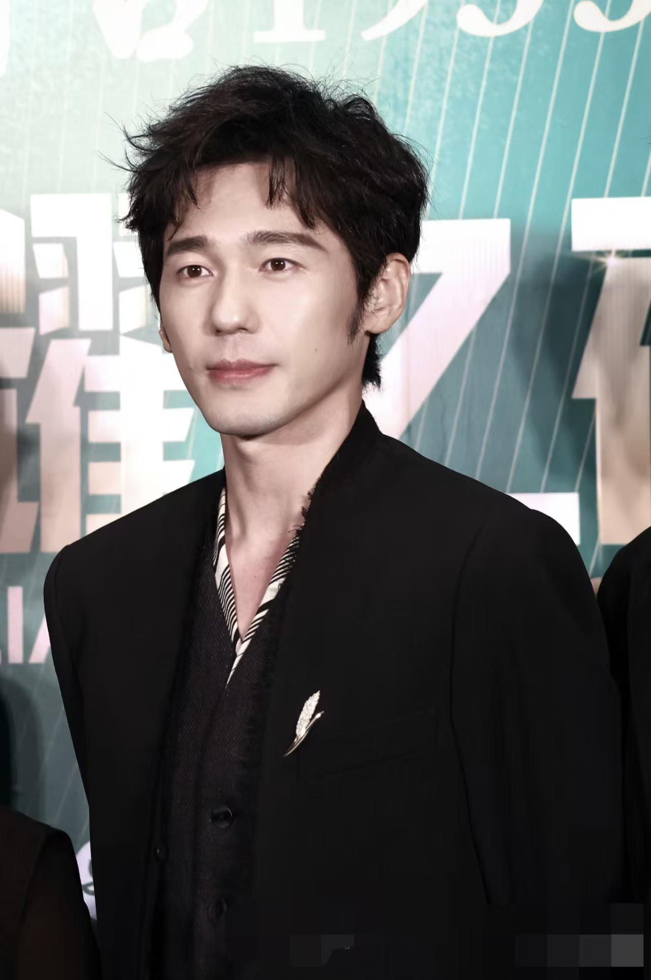 白宇为什么没有成为顶流？

原因太简单了！

不是他不帅，也不是没有演技，而是他