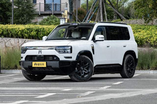 猛士 X700 预售车型解析，兼顾城市与户外的家用 SUV