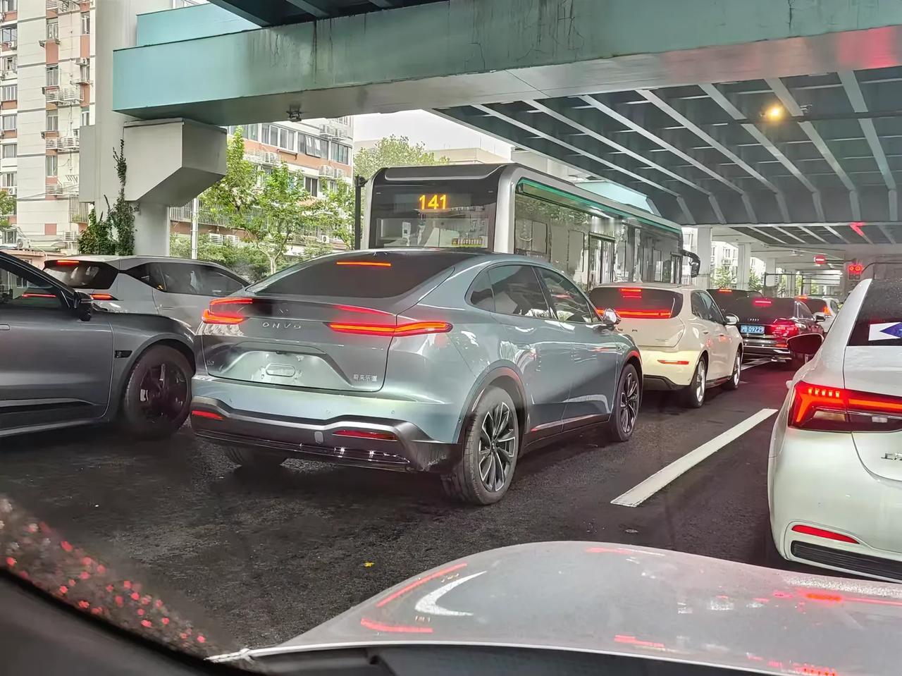乐道在路上的姿态，看着真的不错啊！