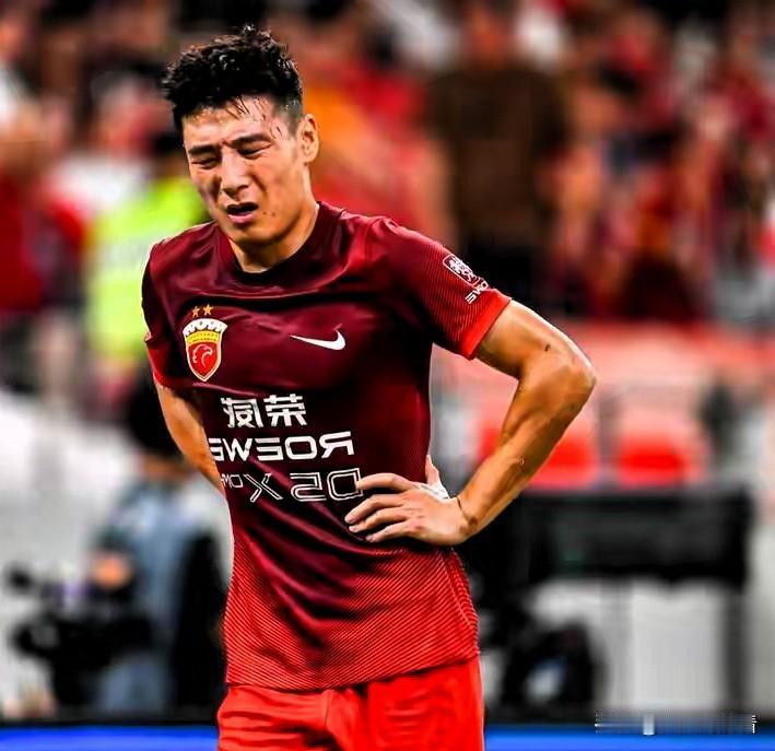 国足世预赛出局后，武球王估计心里会默默的想[玫瑰]
1. 我在场上时大家都说我进