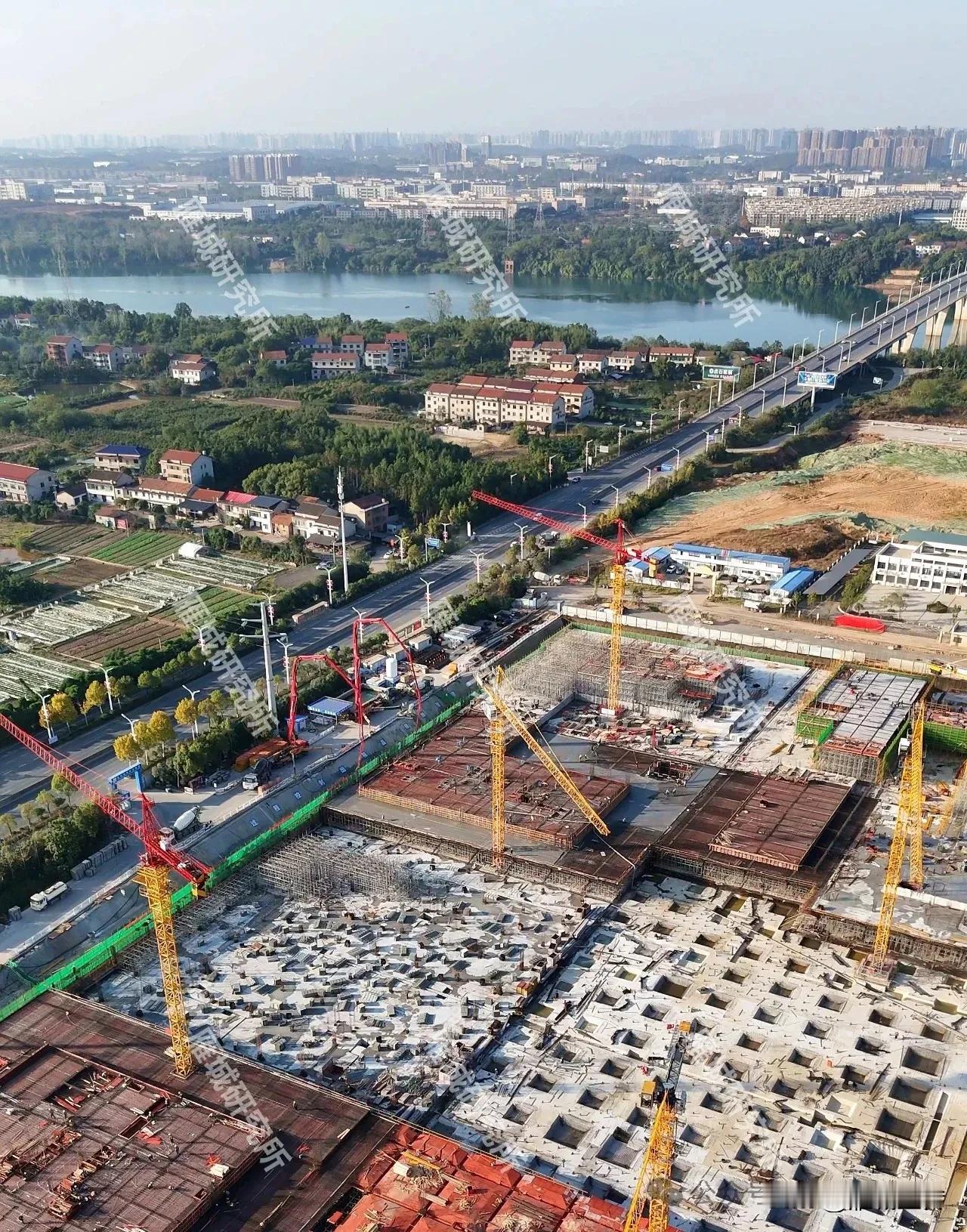衡阳投资180亿的物流港项目正在快速建设中，一期用地面积2182亩，总投资约78