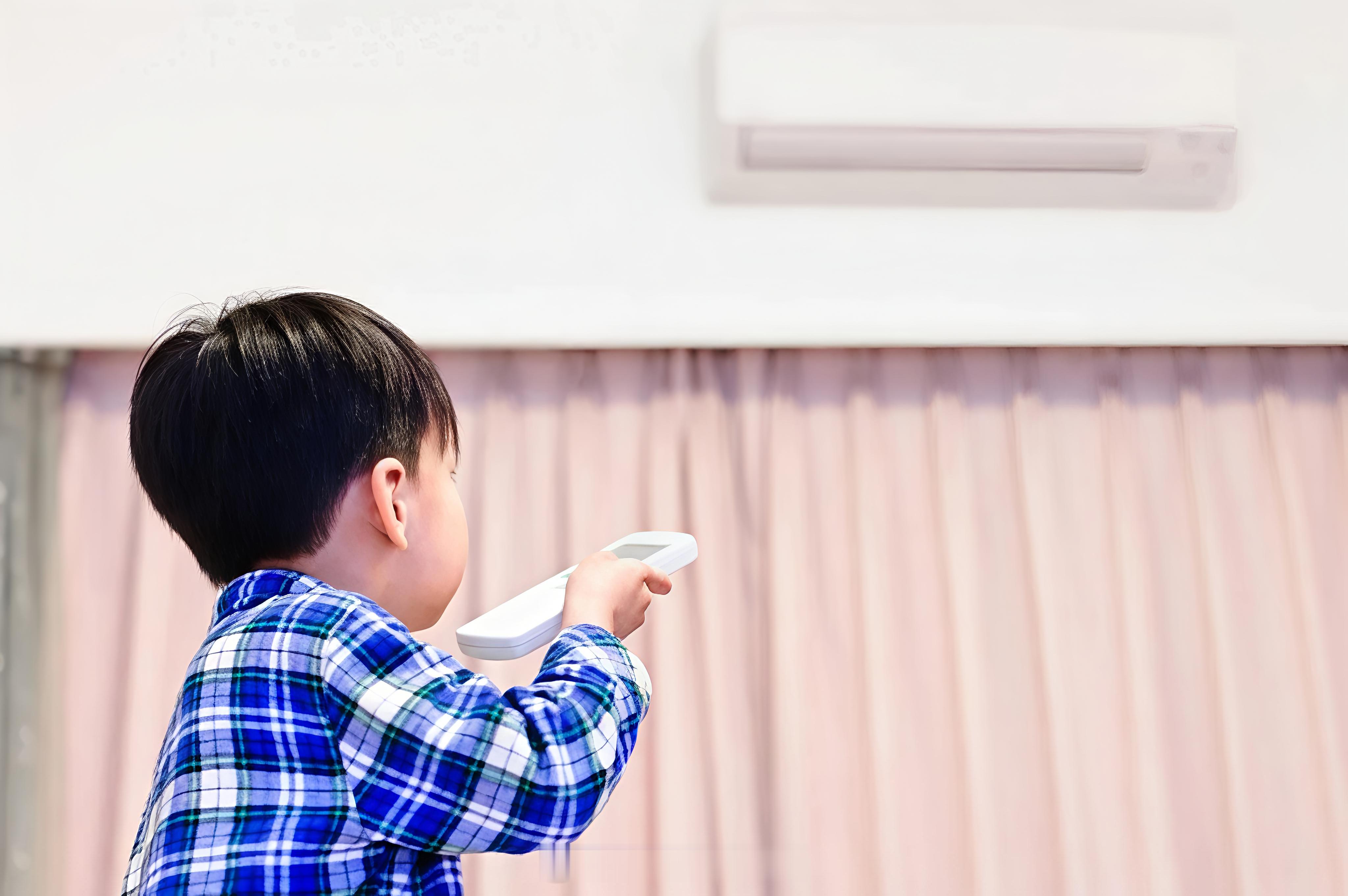 如何给老人孩子选空调 家中有老人小孩，选空调就得软硬兼施！认准仅需3点：1是防直