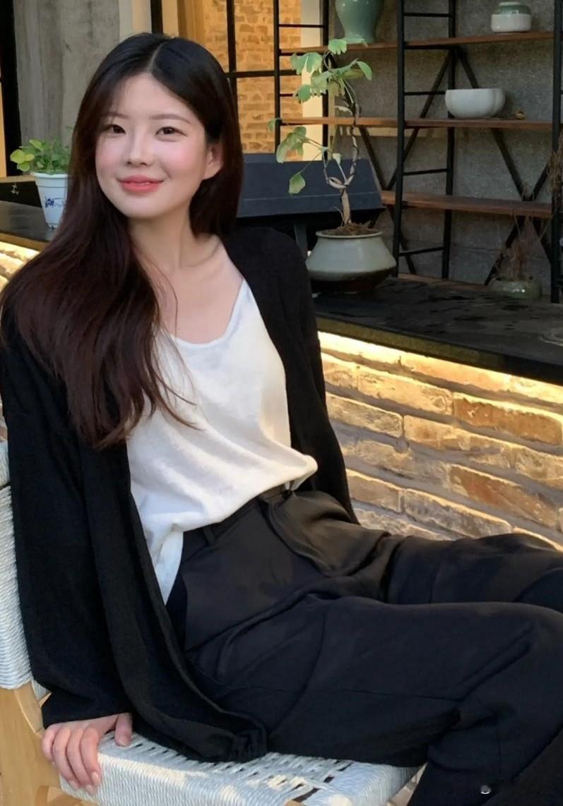 老话常言“女人心软裤带松”，这里的“心软”指的是“意志不坚定、易动摇，遇事犹豫不
