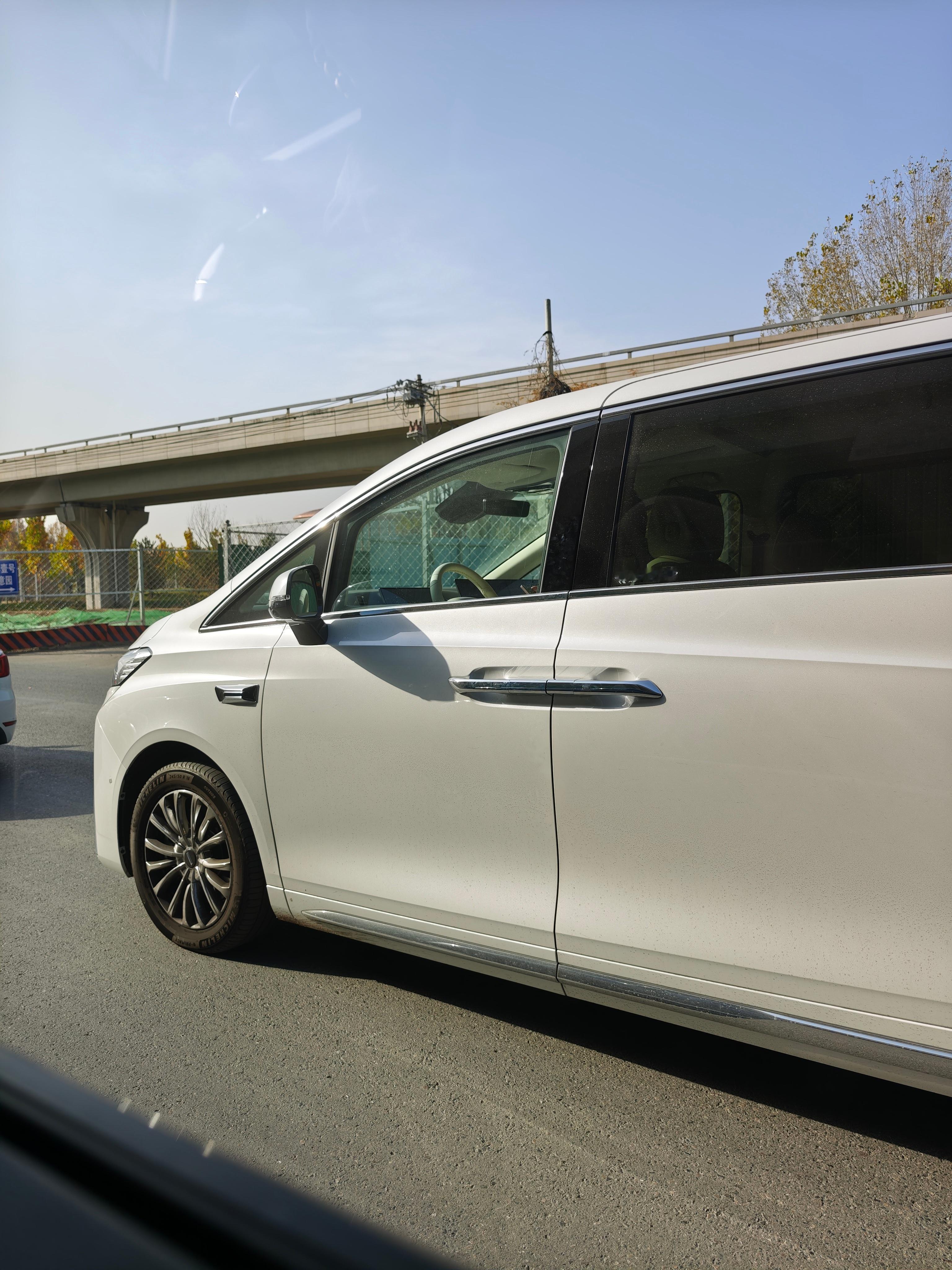 魏牌高山确实越来越常见了，真没想到能卖的过腾势D9，有点东西