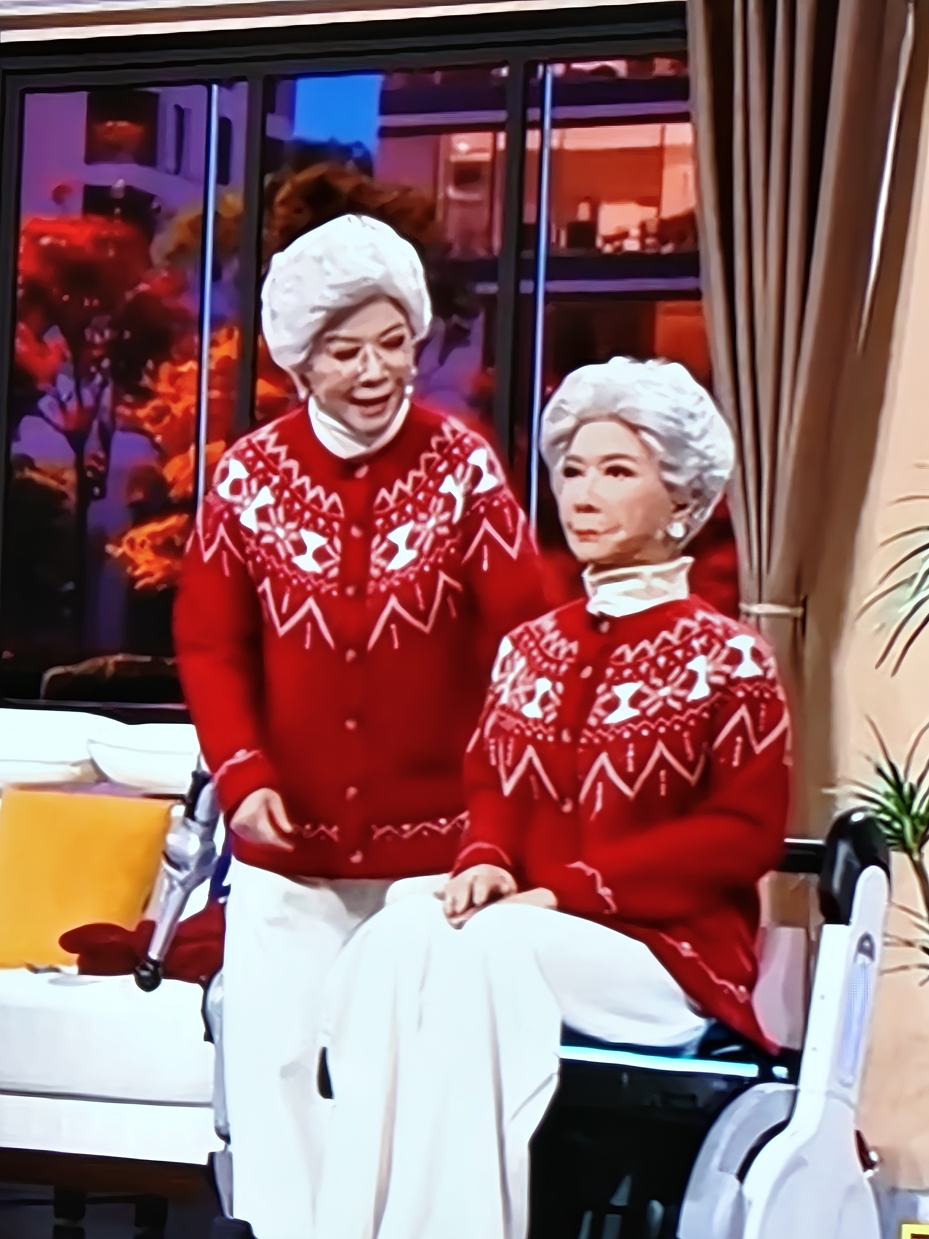 我tm傻了，这是什么sb小品啊，这是人想出来的剧本？春晚