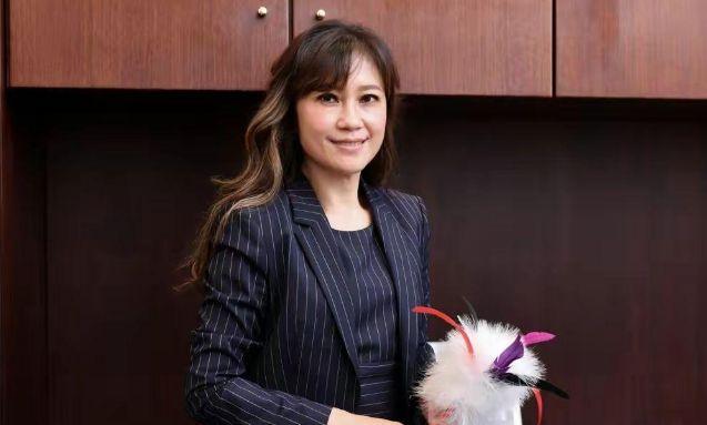 她叫谷辣斯·尤达卡，我国台办痛斥的一名民进党台独分子。
 
12月24日，国台办