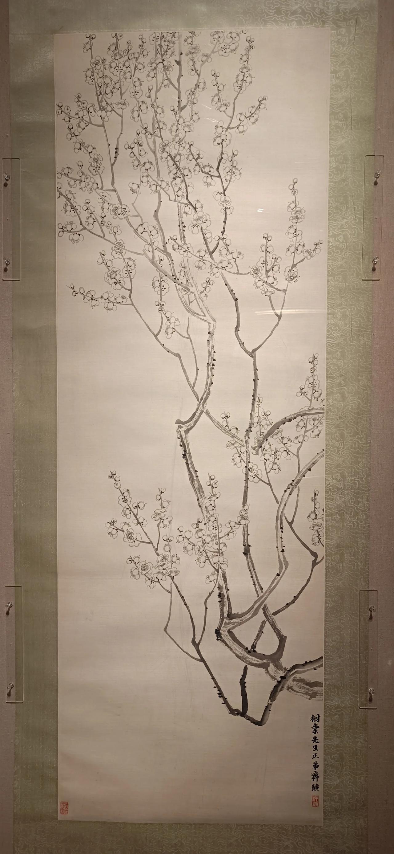 中国美术馆问梅消息 馆藏梅花题材中国画展。

新开的一个很小的展，梅花冬天盛开，