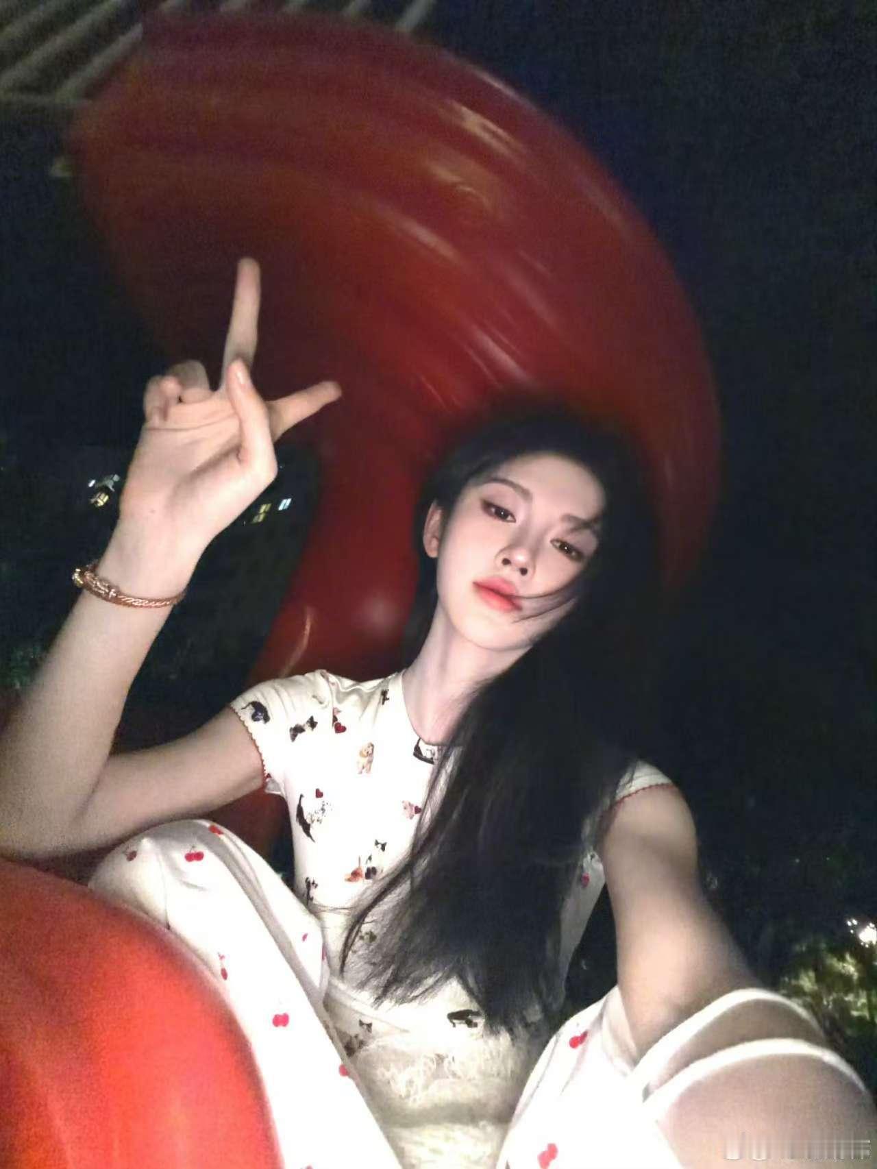 鞠婧祎发了库存鞠婧祎突然发库存鞠婧祎突然发库存，好看，[鼓掌][鼓掌][鼓掌] 