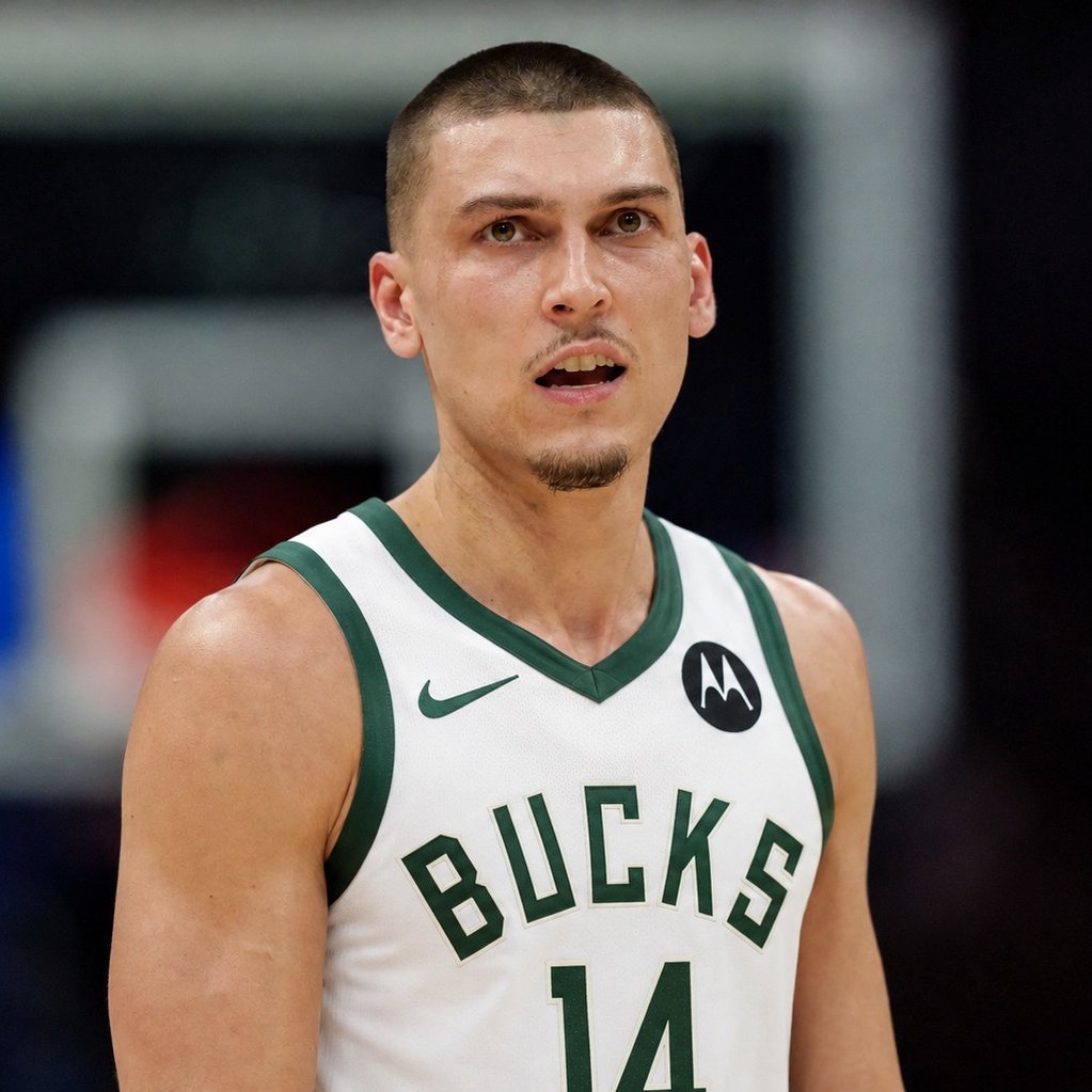 接下来：第10顺位雄鹿，他们还有一个13号签2026nba选秀大会
