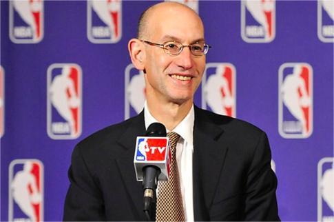 7月12号，NBA那边又扔了两颗大炸弹,真是变天了！
第一颗炸弹：NBA那个季中