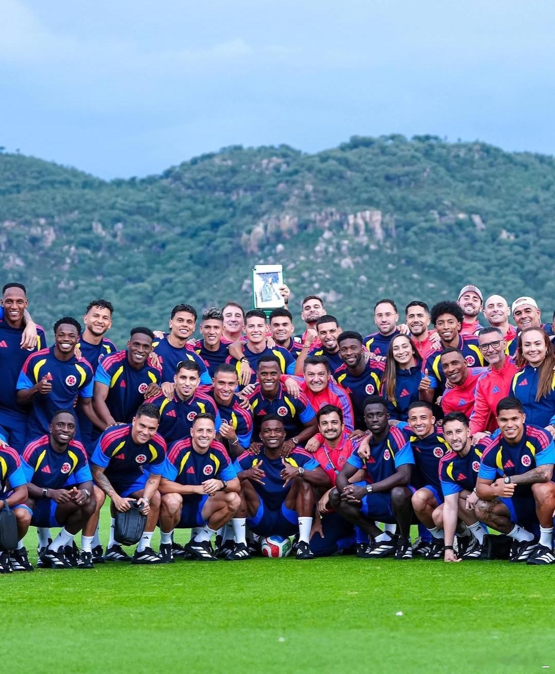 JR10J罗🇨🇴todosconjames