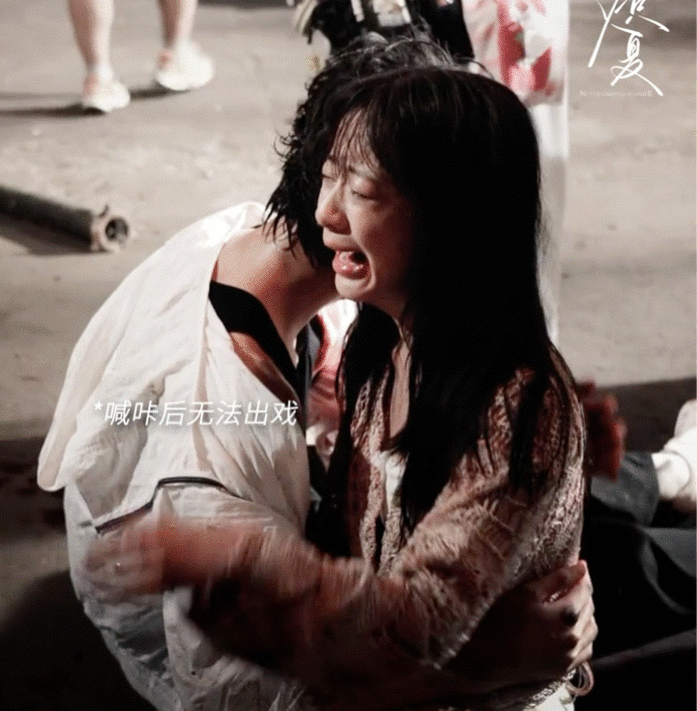 炽夏正片这段好震撼为爱挡刀这段后劲太大，演员都久久缓不过来，更别说观众了 