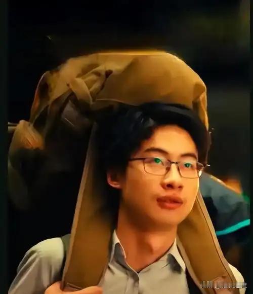 美国关税打压之时，中国又出现了位厉害人物！他就是当年被清华校长亲自上门拜访，如今
