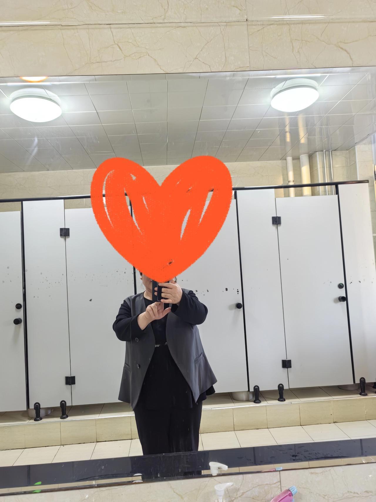 今天白天一天休息，6️⃣等着傍晚两节晚自习。
    二宝社会实践去了，放学早，