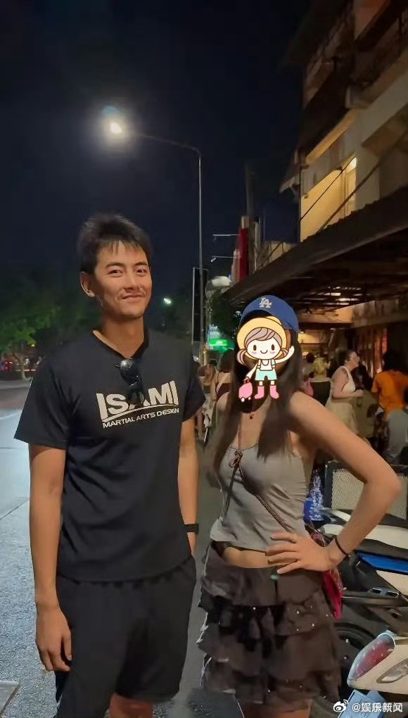 纪凌尘与韩国女友泰国度假纪凌尘与韩国模特女友云希同游清迈，低调甜蜜度假。跨国恋近