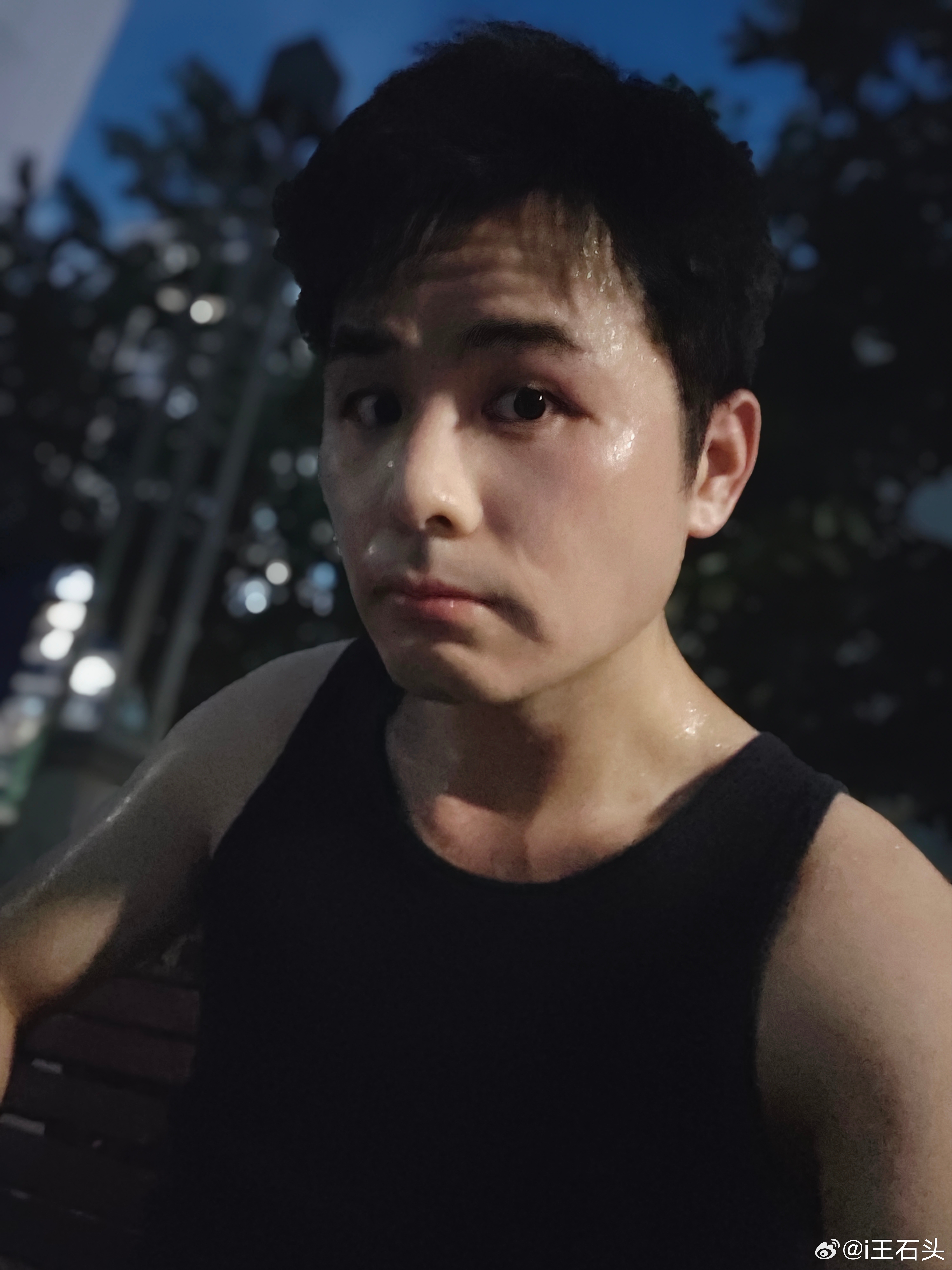 刚刚休闲跑5公里。他们经常在视频底下评论说我是“米粉”长相。没恶意。我就想问问，