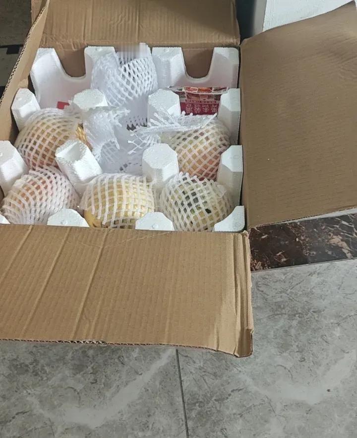 人活一辈子，金钱和健康到底哪个重要？这问题一抛出来，评论区准能吵翻天。有人咬着牙