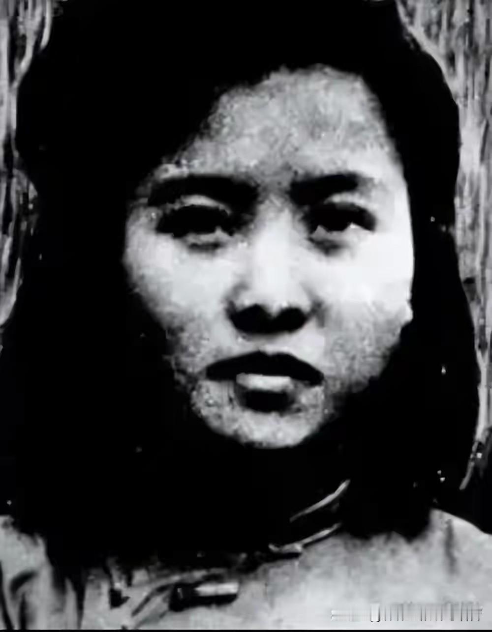 1949年押解途中特务私松手铐，竹林近在咫尺，朱世君断然拒绝逃生，只为护住潜伏三