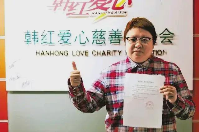 香港火灾揪着人心！这些明星的举动，暖到想掉泪

香港楼火窜天那晚，多少人盯着新闻