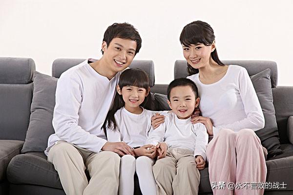 我认为顾家尽责。当面临“爱自己”与“顾家”的抉择时，我坚定地选择了后者——顾家负