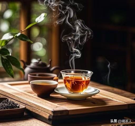 内心强大，就像一杯茶，淡然中藏着力量

在喧嚣的世界里，我常常独自品茗，感受那份