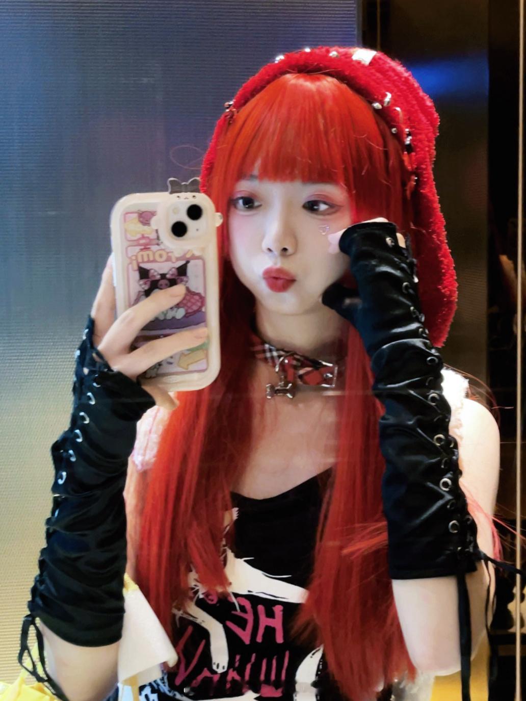 兜兜玉米口最爱的红长直♥️#兜系少女[超话]# ​​​