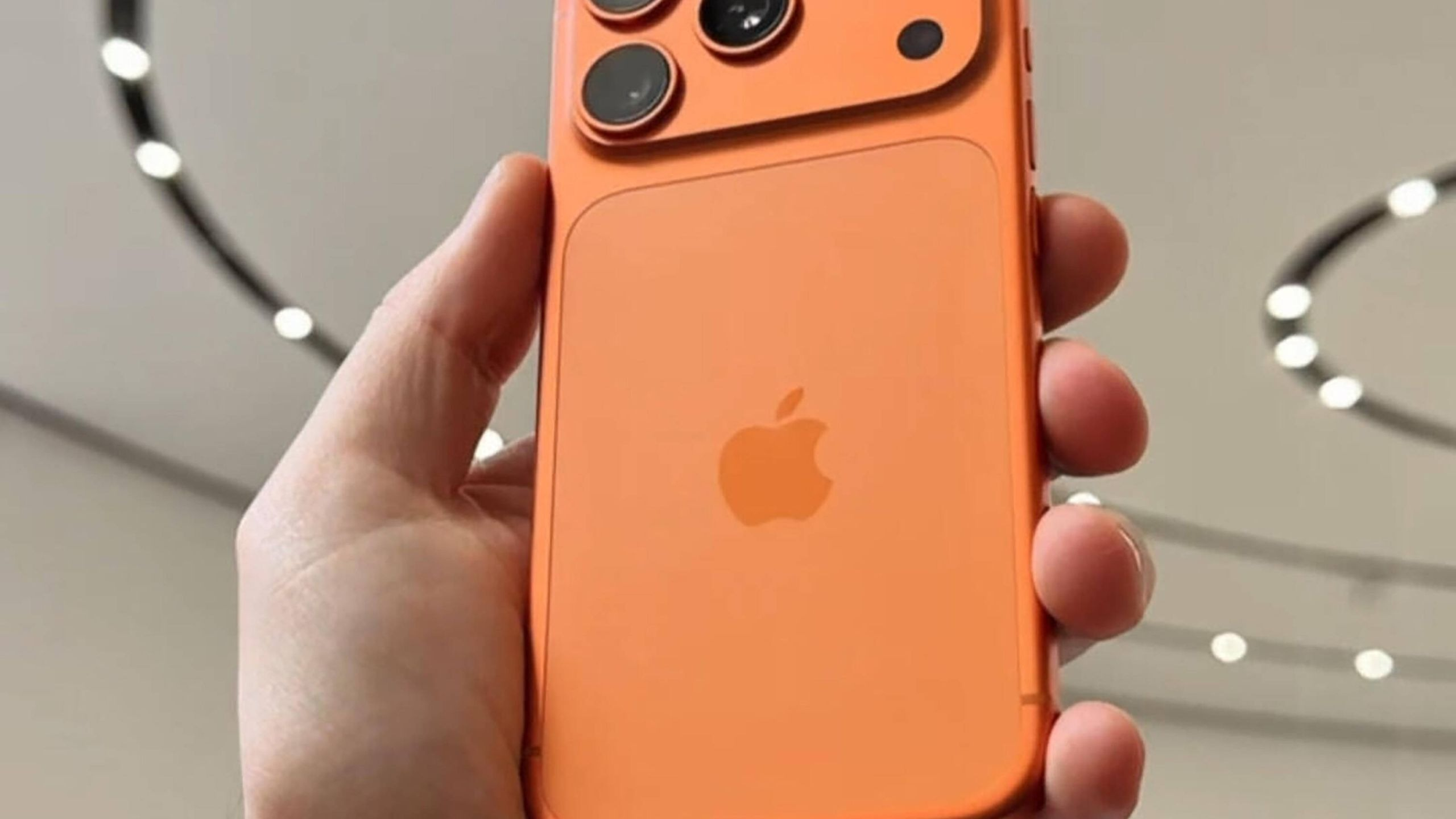 苹果，第四季度25%、历史新高，连续第三年蝉联年度全球销量冠军。所以各位买iPh