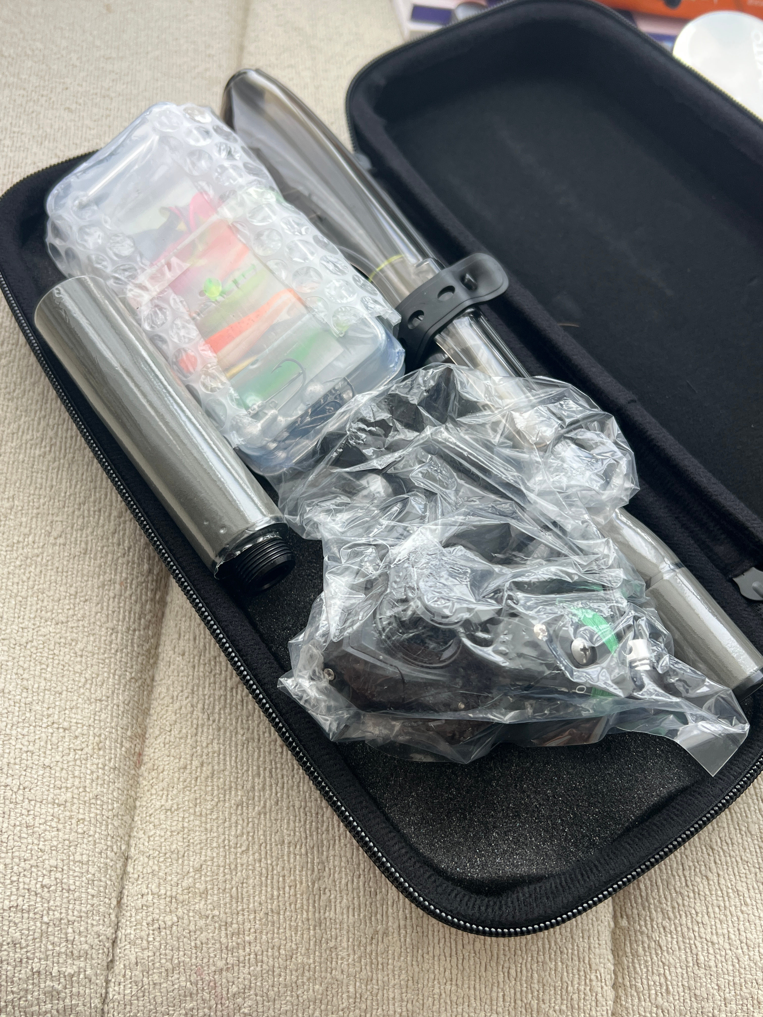 品牌送的路亚套装，我也不玩钓鱼，评论区眼熟一位朋友送出吧 