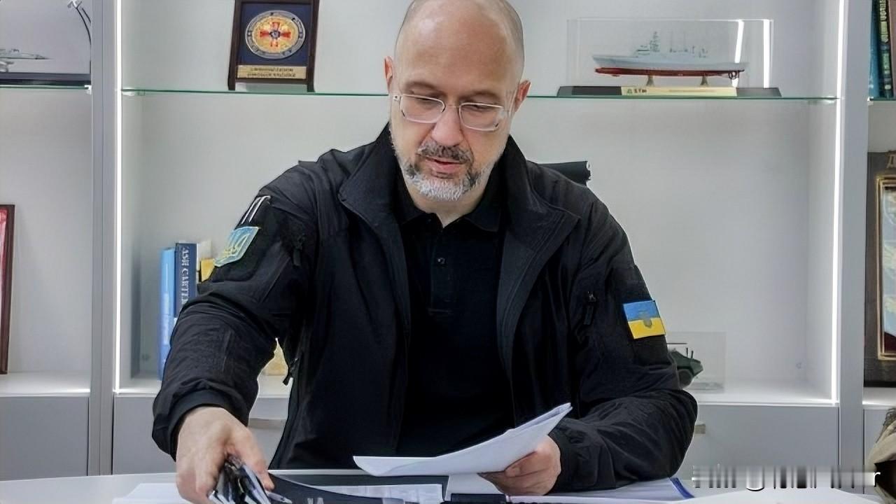 承认了！乌克兰国防部长什梅加尔在接受英国广播公司采访时谈到，乌克兰武装部队在整个