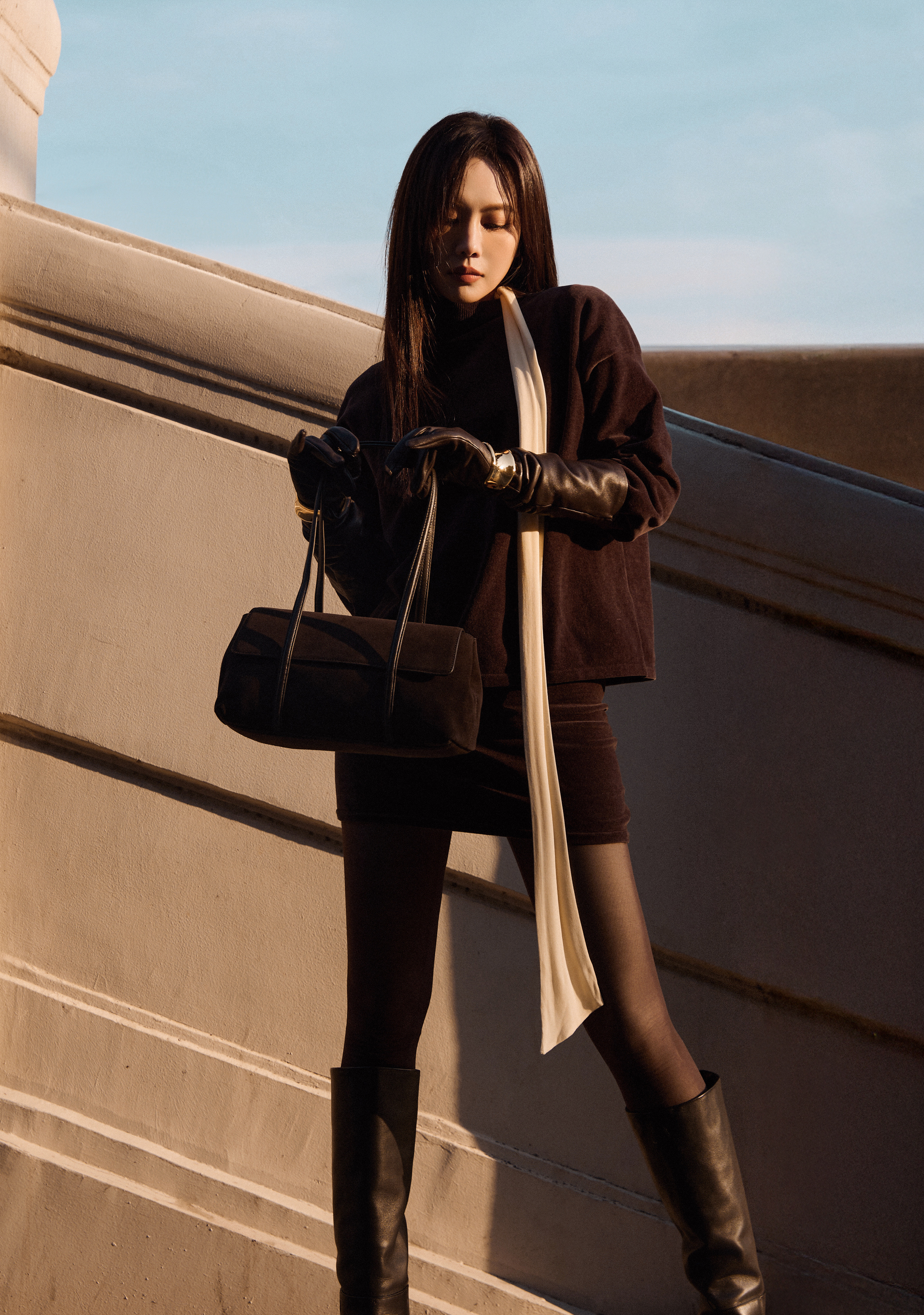 王霏霏 🖤 冬日外拍大片，黑丝御姐 